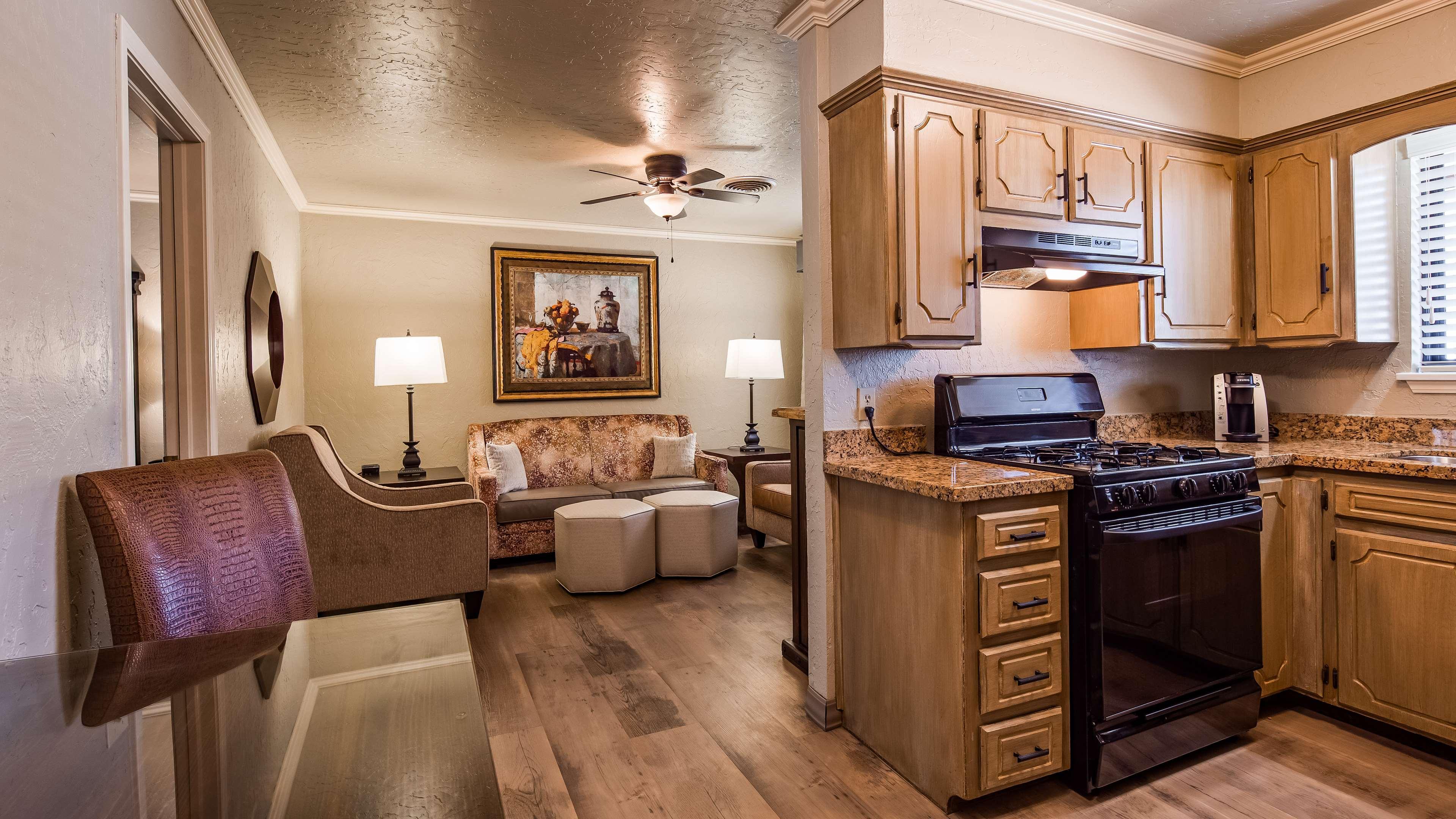 Best Western Plus Weatherford Bagian luar foto