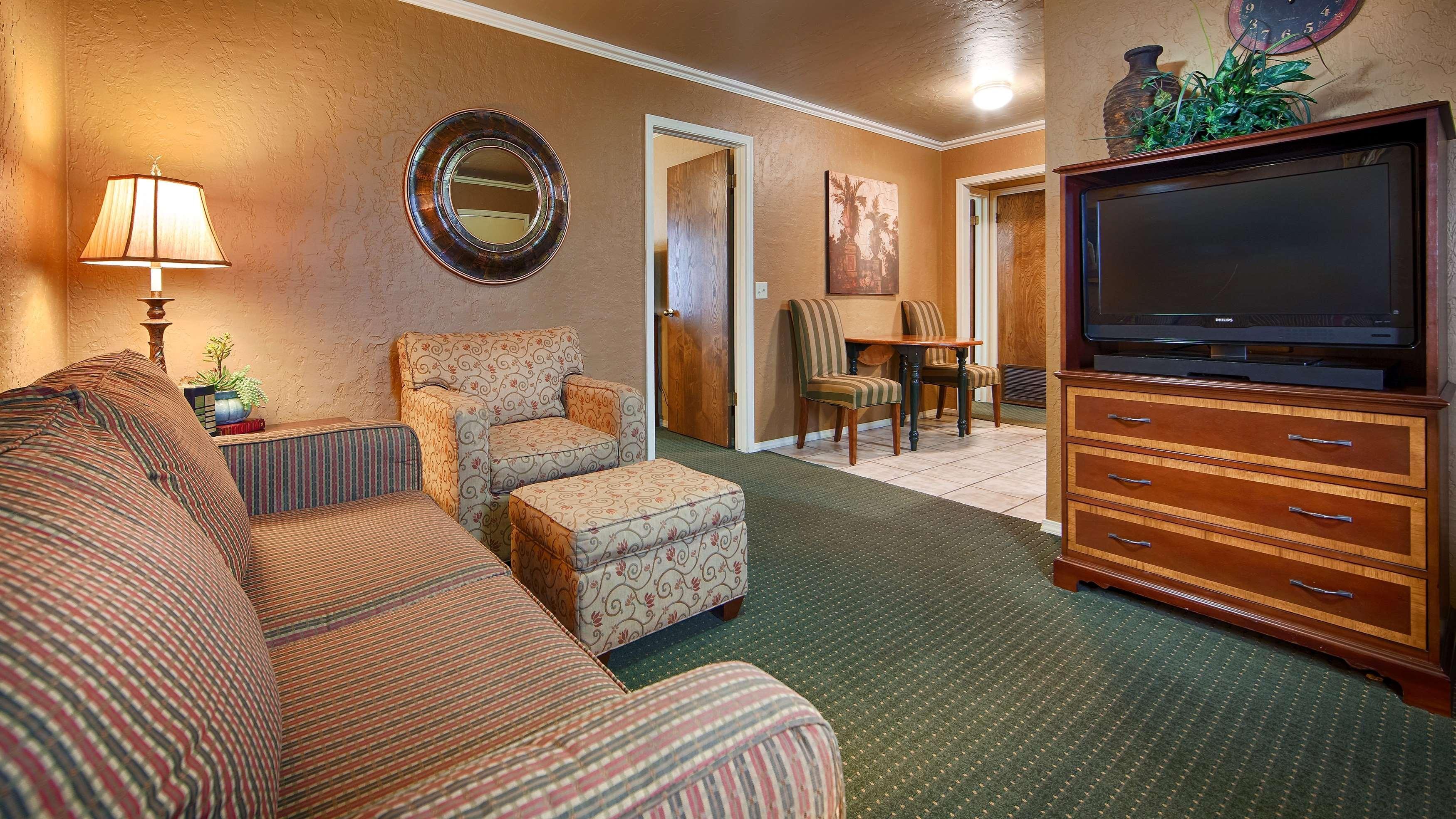 Best Western Plus Weatherford Bagian luar foto