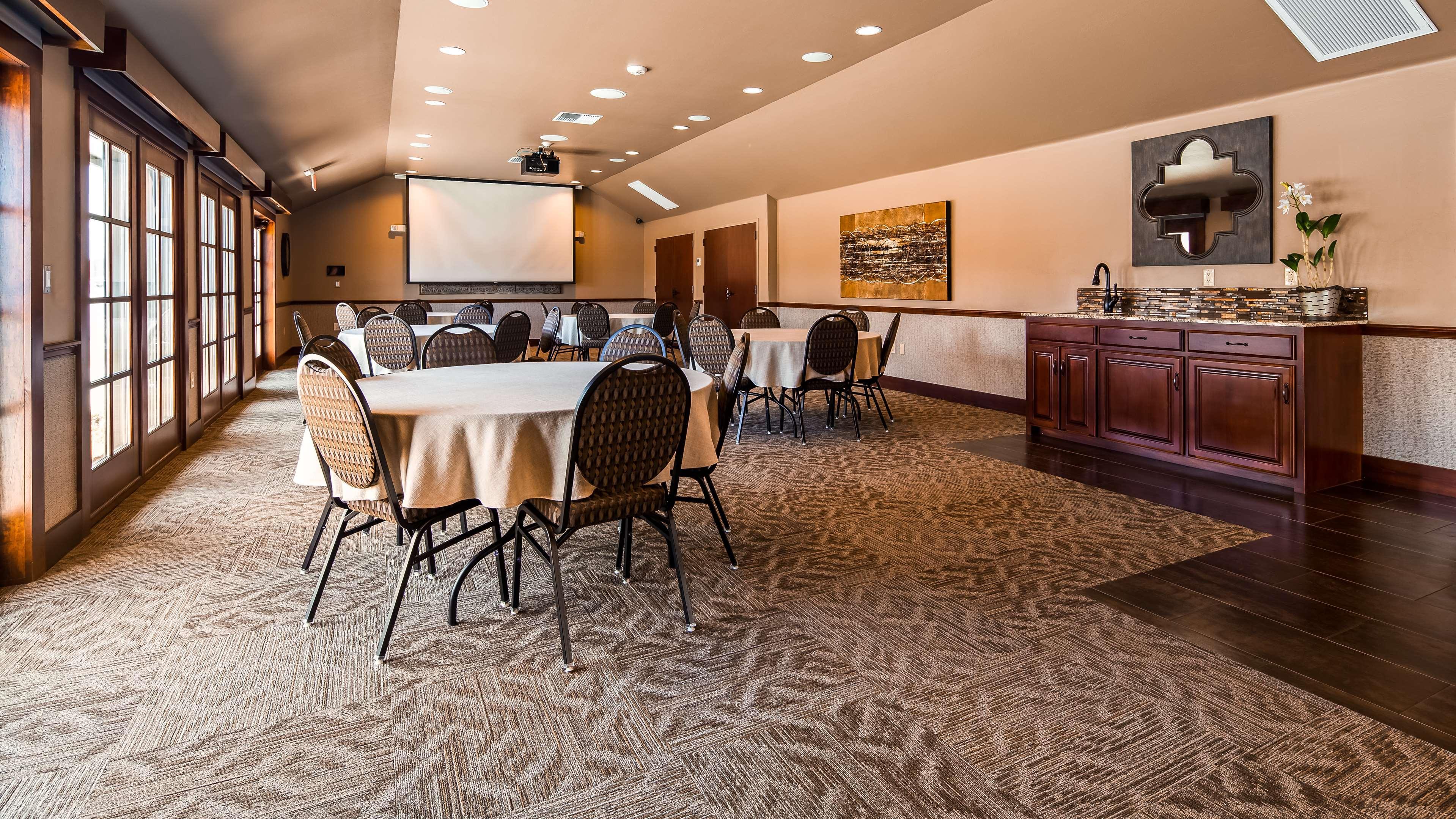 Best Western Plus Weatherford Bagian luar foto